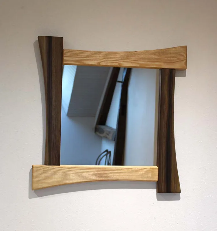 Miroir en frêne et noyer de 60 cm
