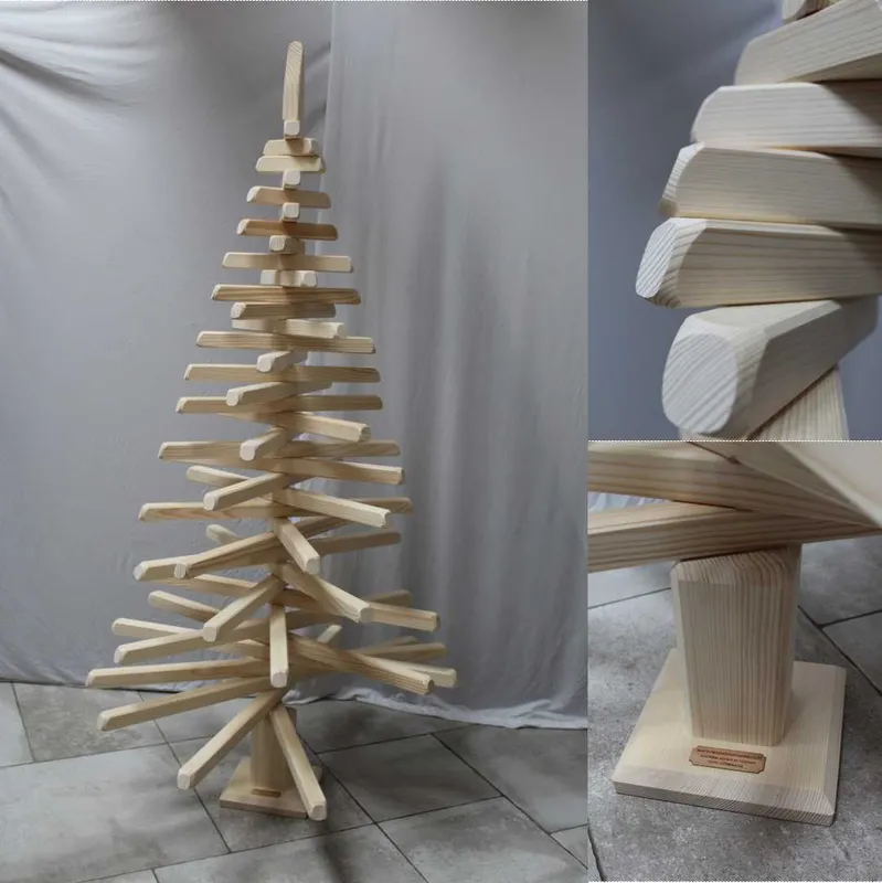 Sapin de Noël en bois de 1,60 m avec détails des branches et du pied